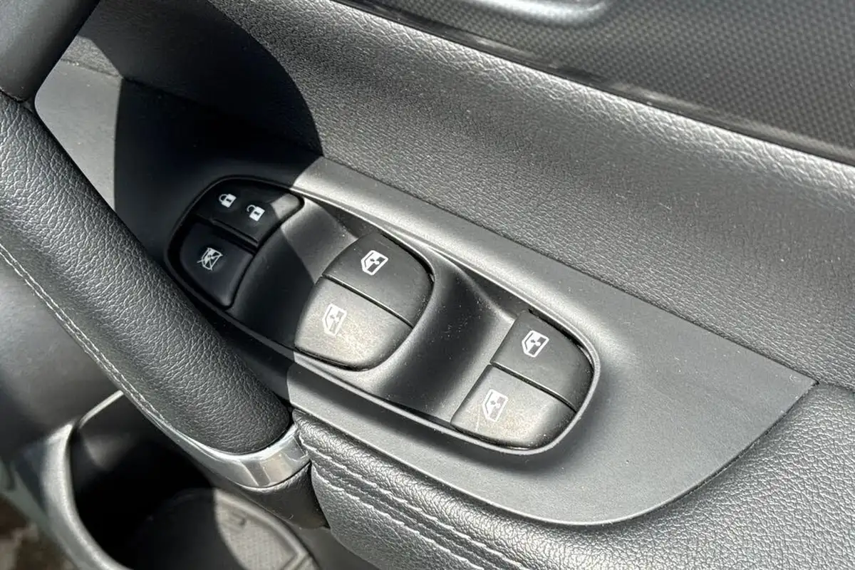 2019-nissan-qashqai-15dci-tekna-19in-alloysglass-roof-pack-dct-big-24