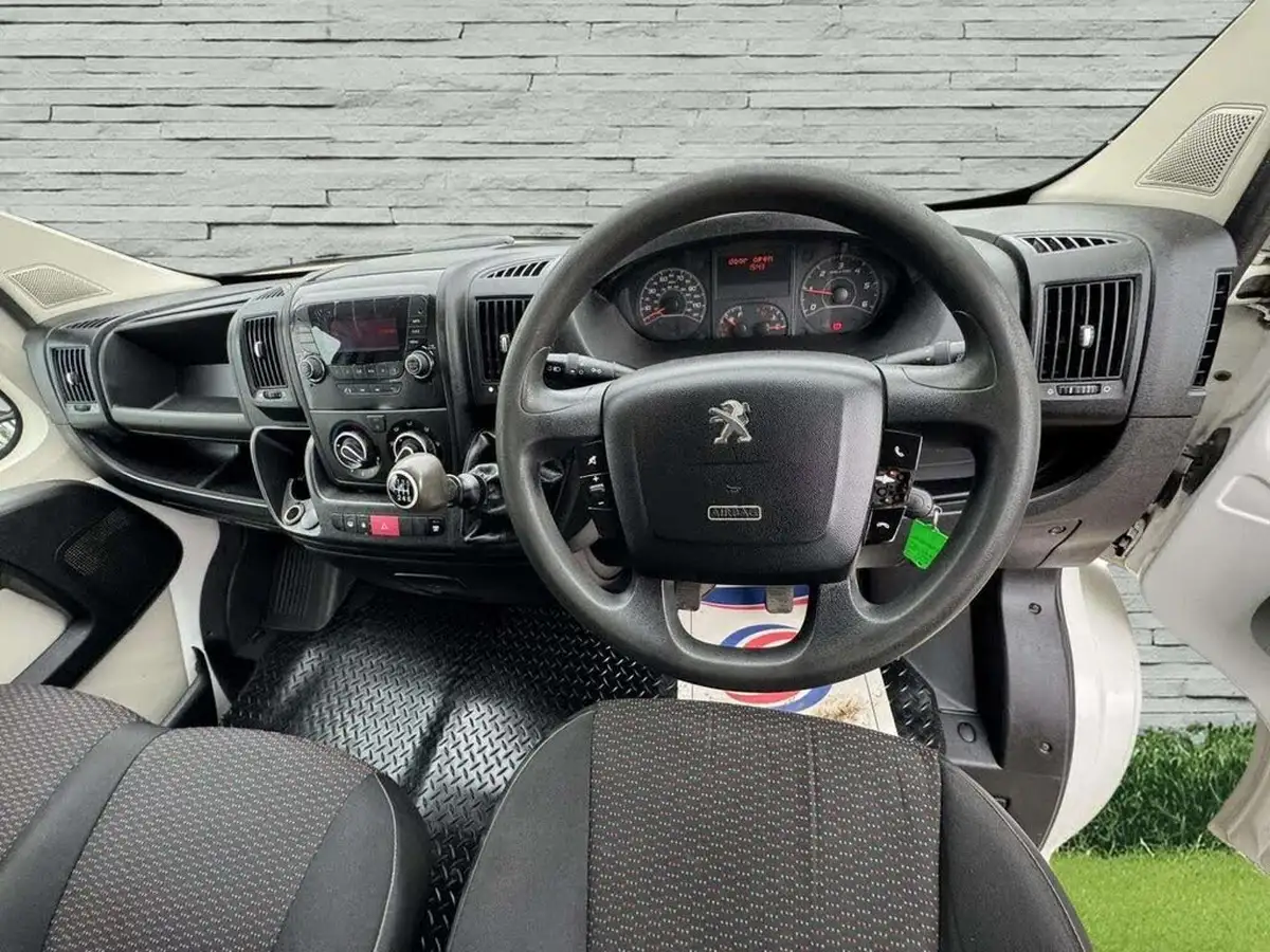 2019-peugeot-boxer-20-bluehdi-335-l3-130bhpeu6-crewcab-dropside-bfb-big-13