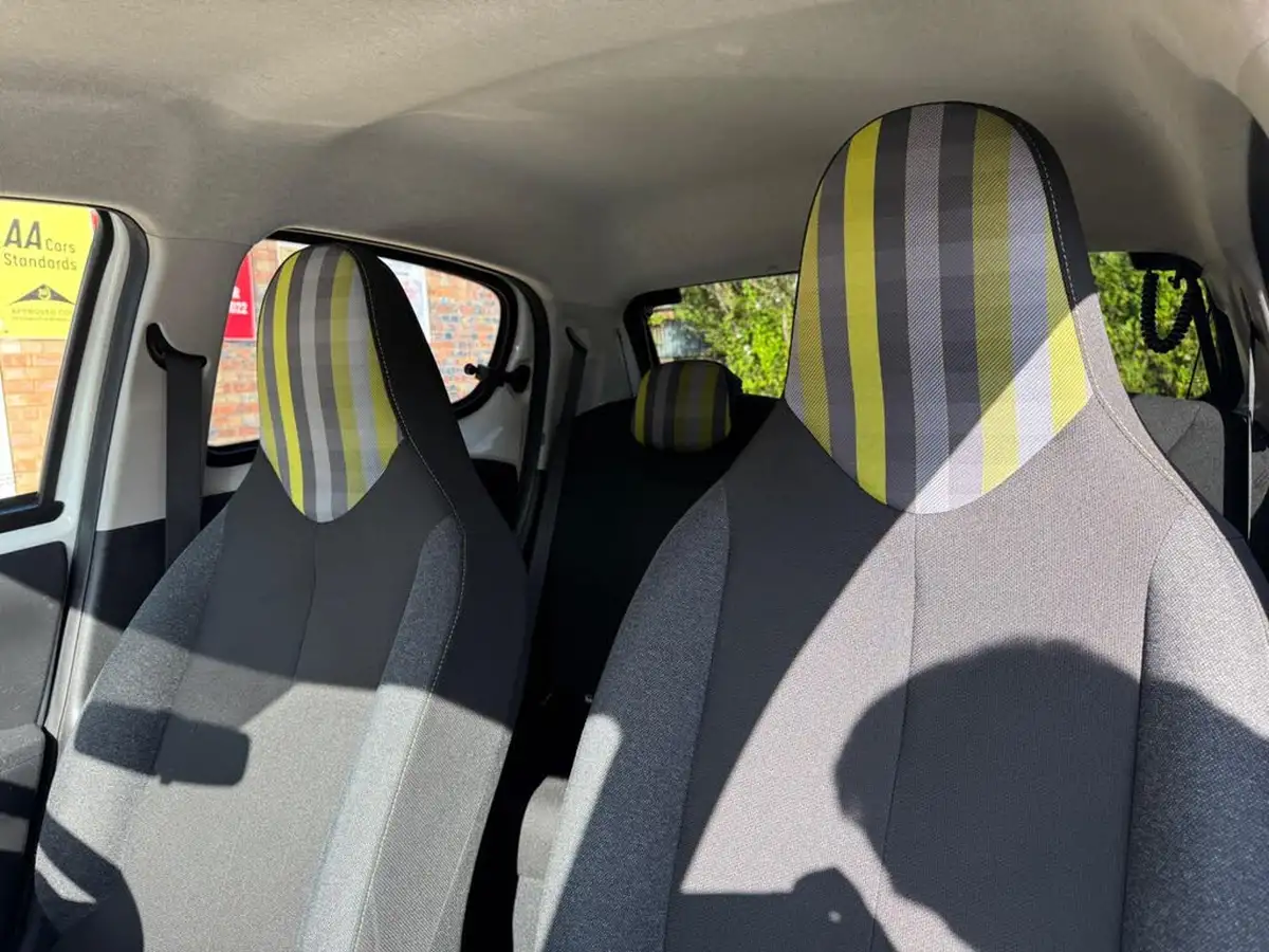 2019-peugeot-108-10-collection-hatchback-big-32