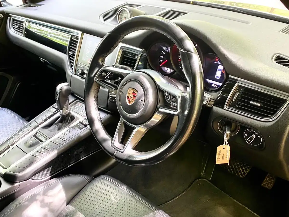 2016-porsche-macan-20-big-13