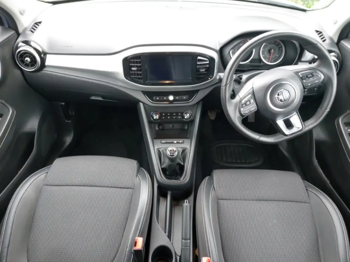2024-mg-mg3-15-vti-tech-exclusive-nav-big-2
