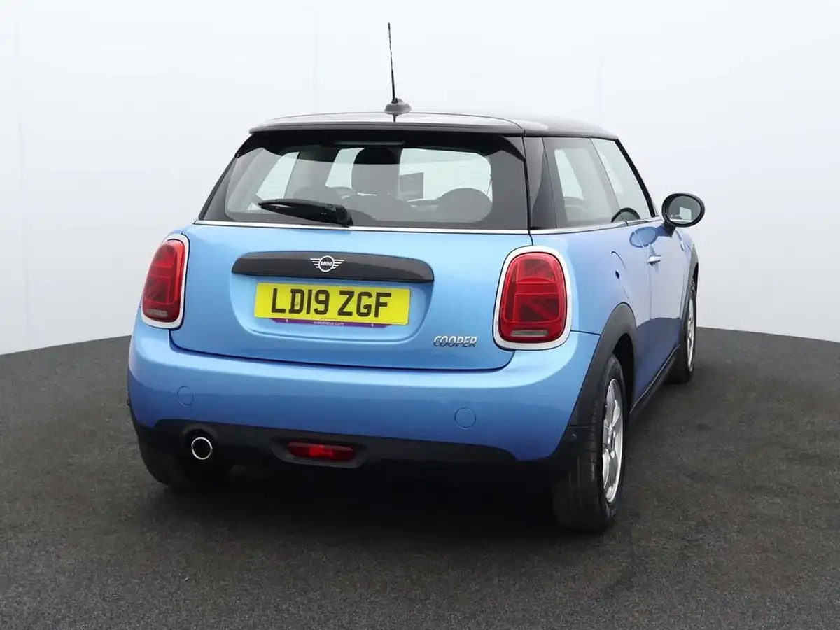 2019-mini-cooper-15-cooper-classic-hatchback-3d-big-5