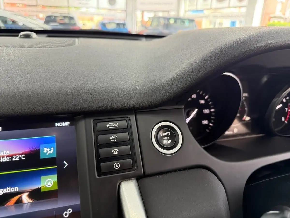 2017-land-rover-discovery-sport-20-si4-se-tech-big-33