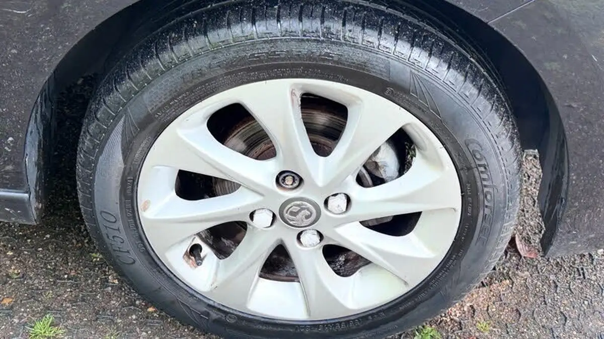 2016-vauxhall-viva-10i-sl-big-36