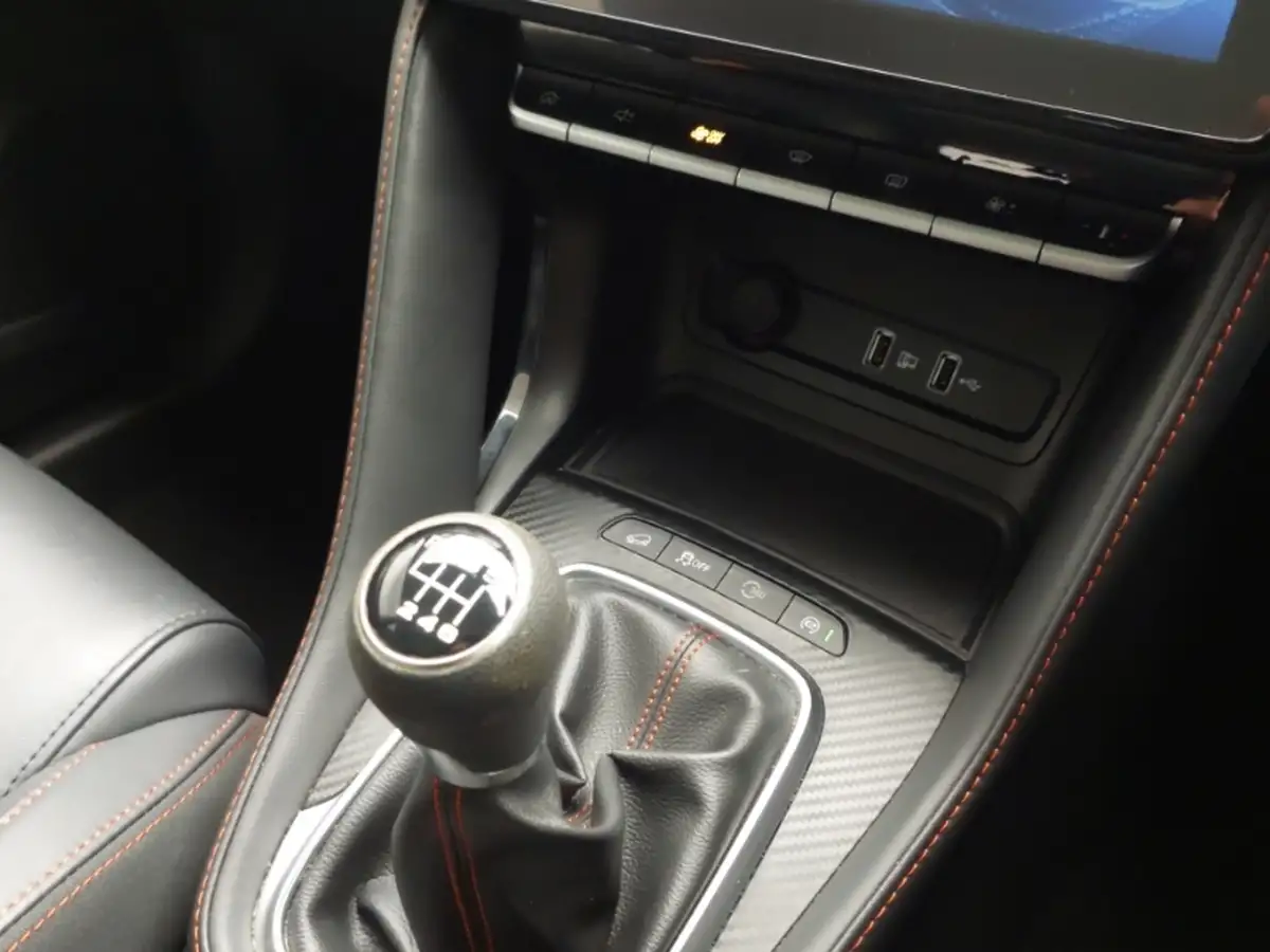 2024-suzuki-swift-12-motion-cvt-big-16