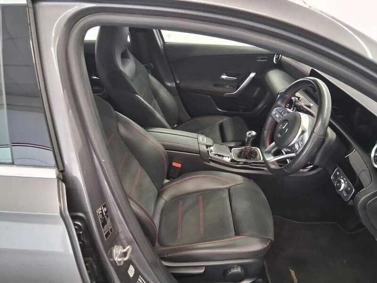 2019-mercedes-benz-a-class-13-a200-amg-line-executive-hatchback-5d-big-10