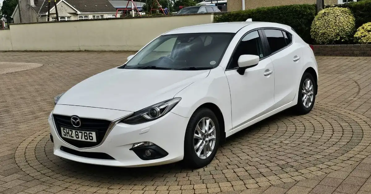 2015-mazda-mazda3-20-se-l-hatchback-5d-big-4
