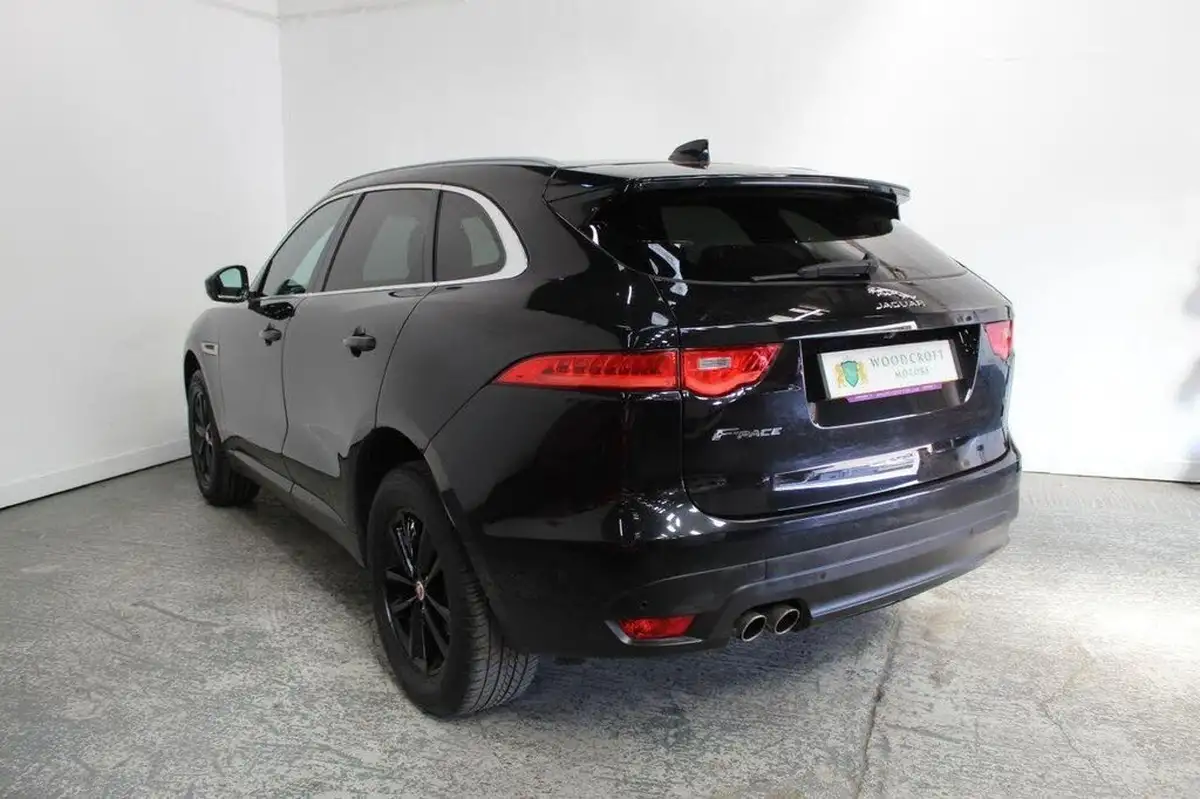2017-jaguar-f-pace-20-i4d-prestige-180ps-awd-auto-big-6