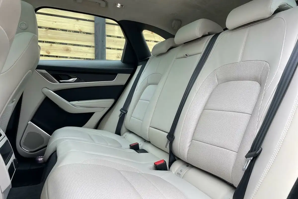 2022-jaguar-f-pace-20-d200-r-dynamic-hse-big-29