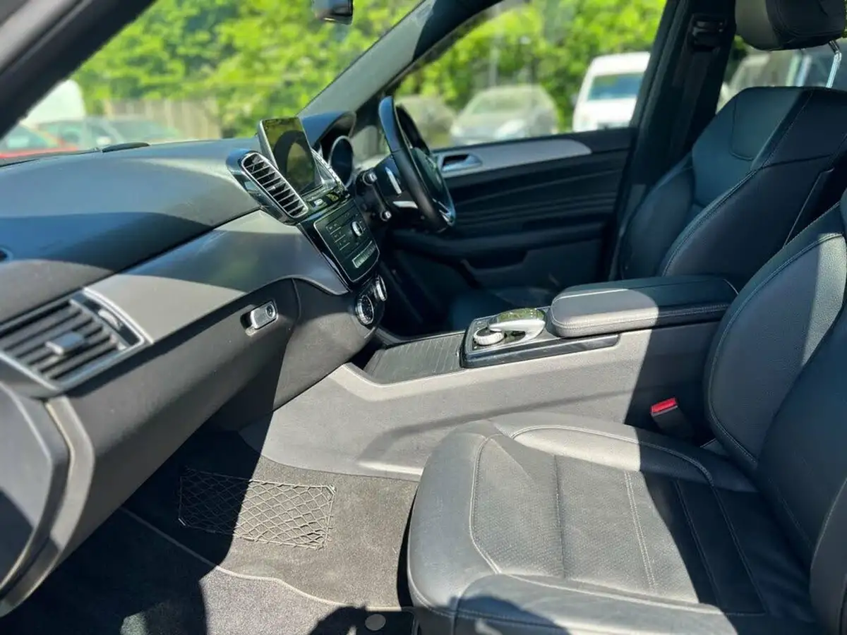 2018-mercedes-benz-gle-class-21d-gle250d-amg-night-edition-big-14