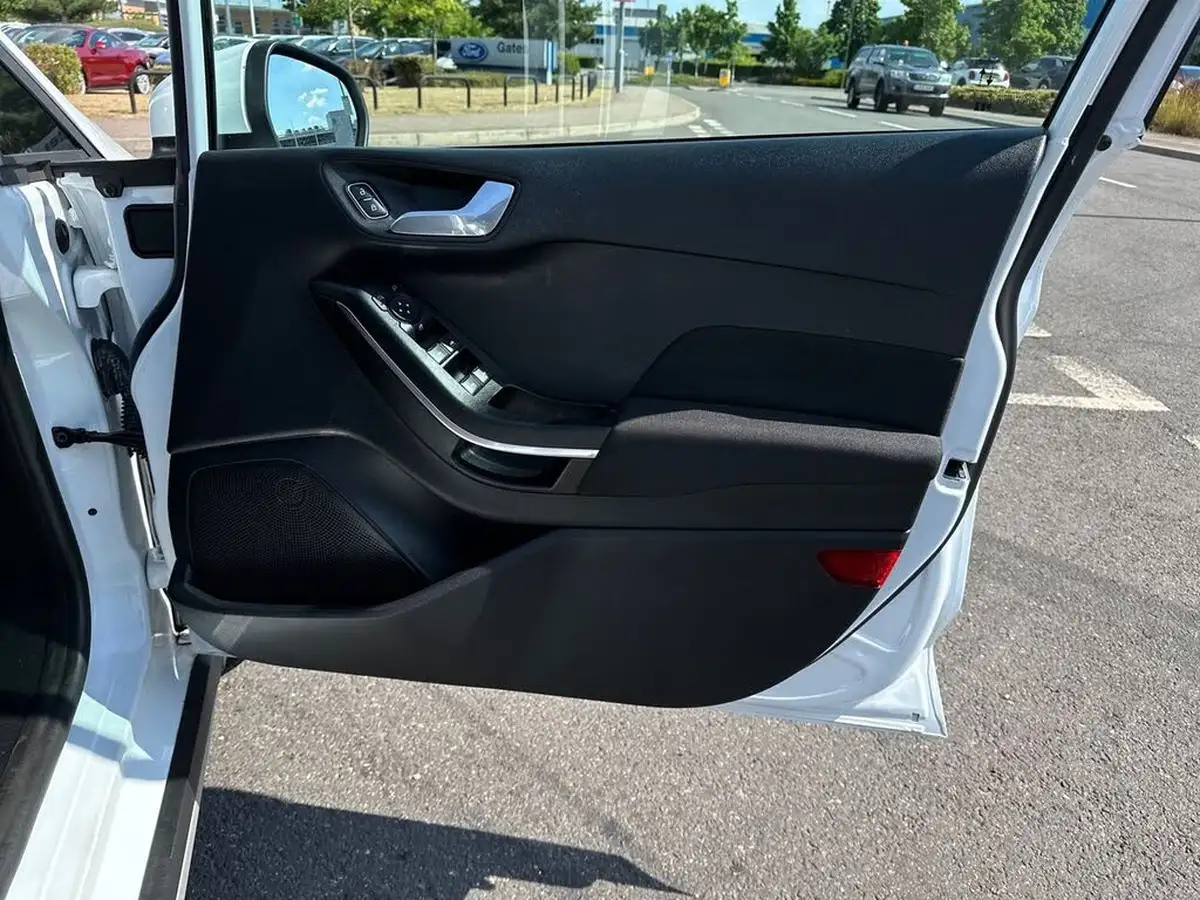 2022-ford-fiesta-10t-active-125ps-hybrid-mhev-big-34