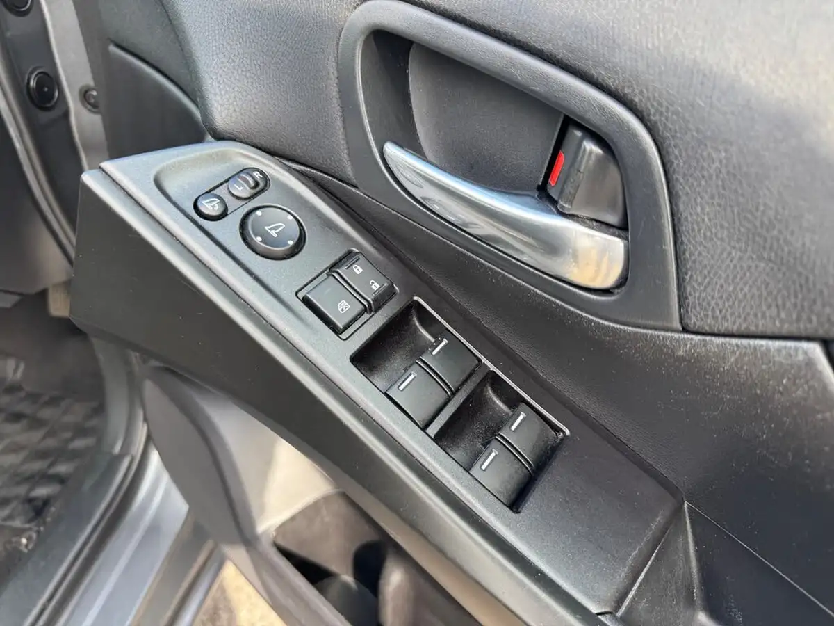 2016-honda-civic-18-i-vtec-se-plus-navi-hatchback-auto-big-46