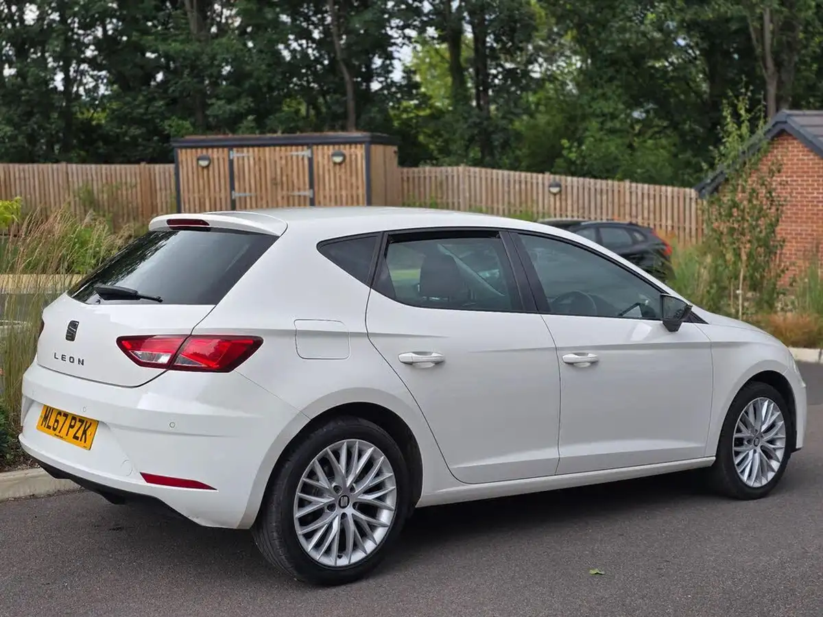 2017-seat-leon-12-tsi-se-dynamic-technology-hatchback-big-5