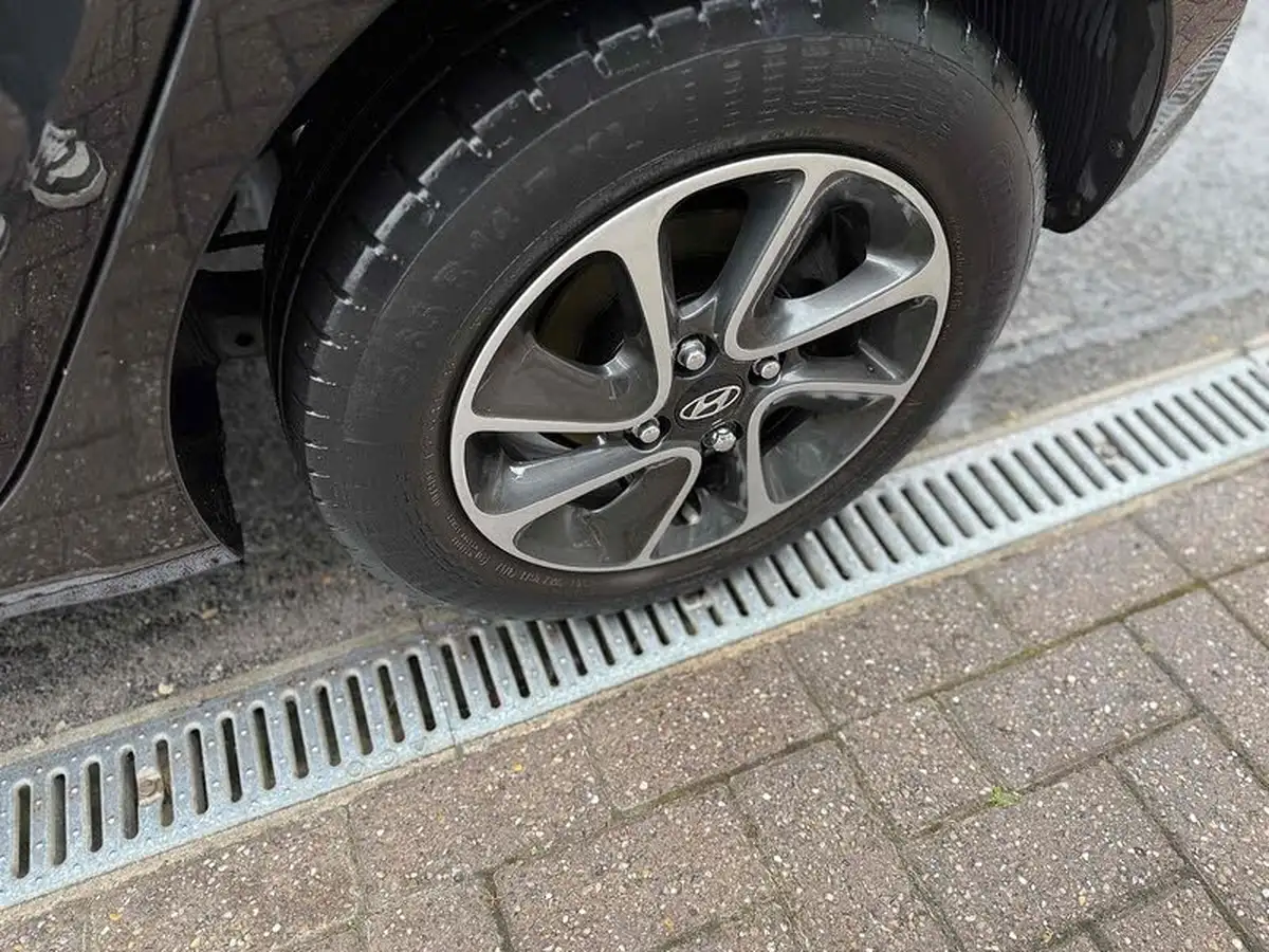 2018-hyundai-i10-10-go-se-66ps-big-11