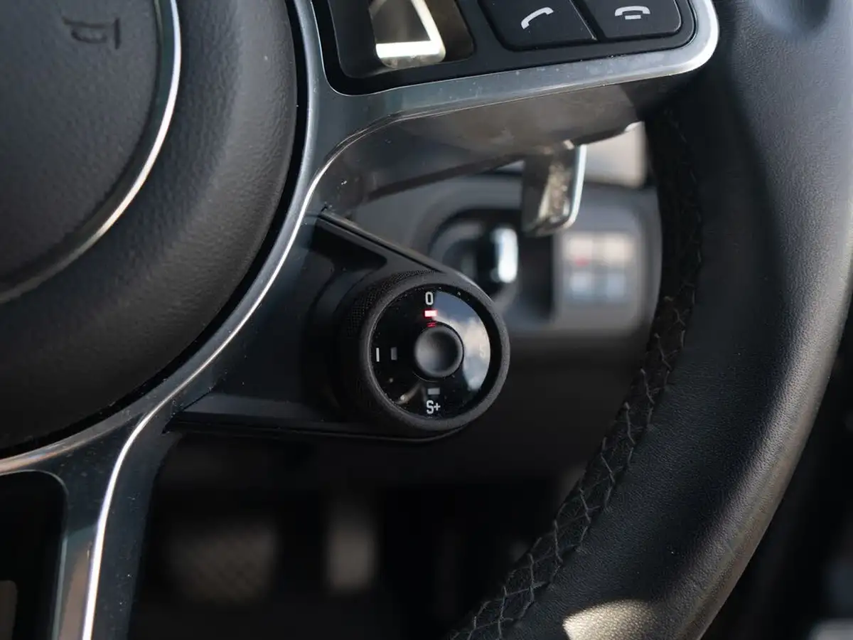 2019-porsche-cayenne-30-v6-station-wagon-big-15