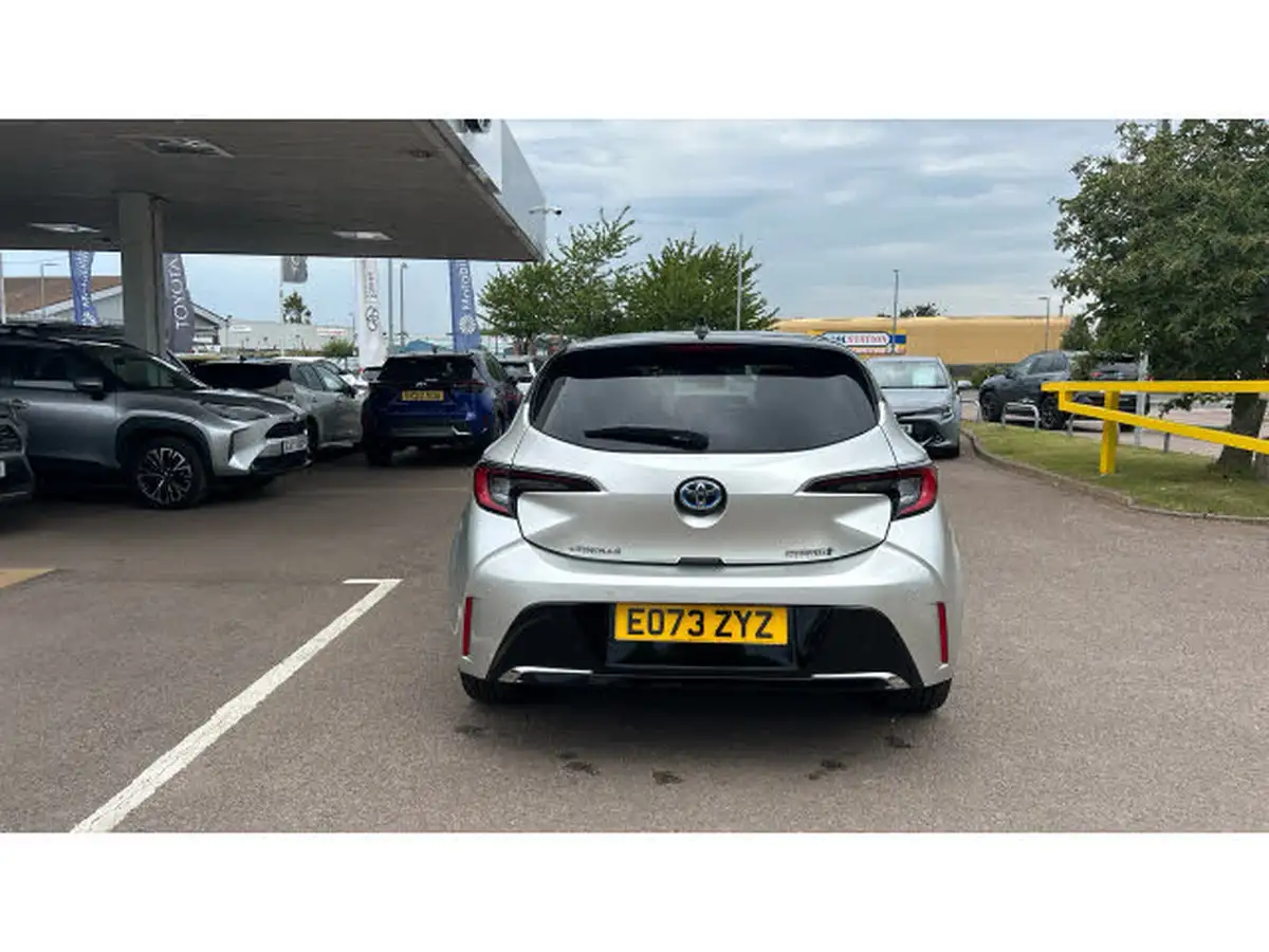 2023-toyota-corolla-20-vvt-i-excel-193bhp-hatchback-big-18