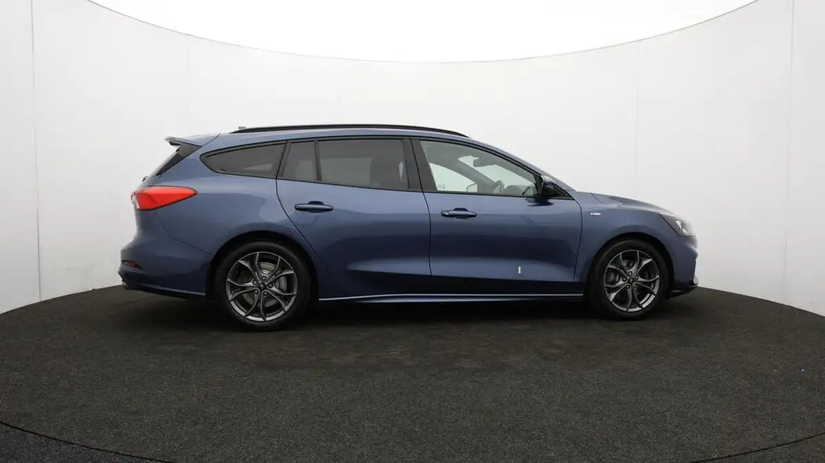 2021-ford-focus-15-st-line-estate-big-39