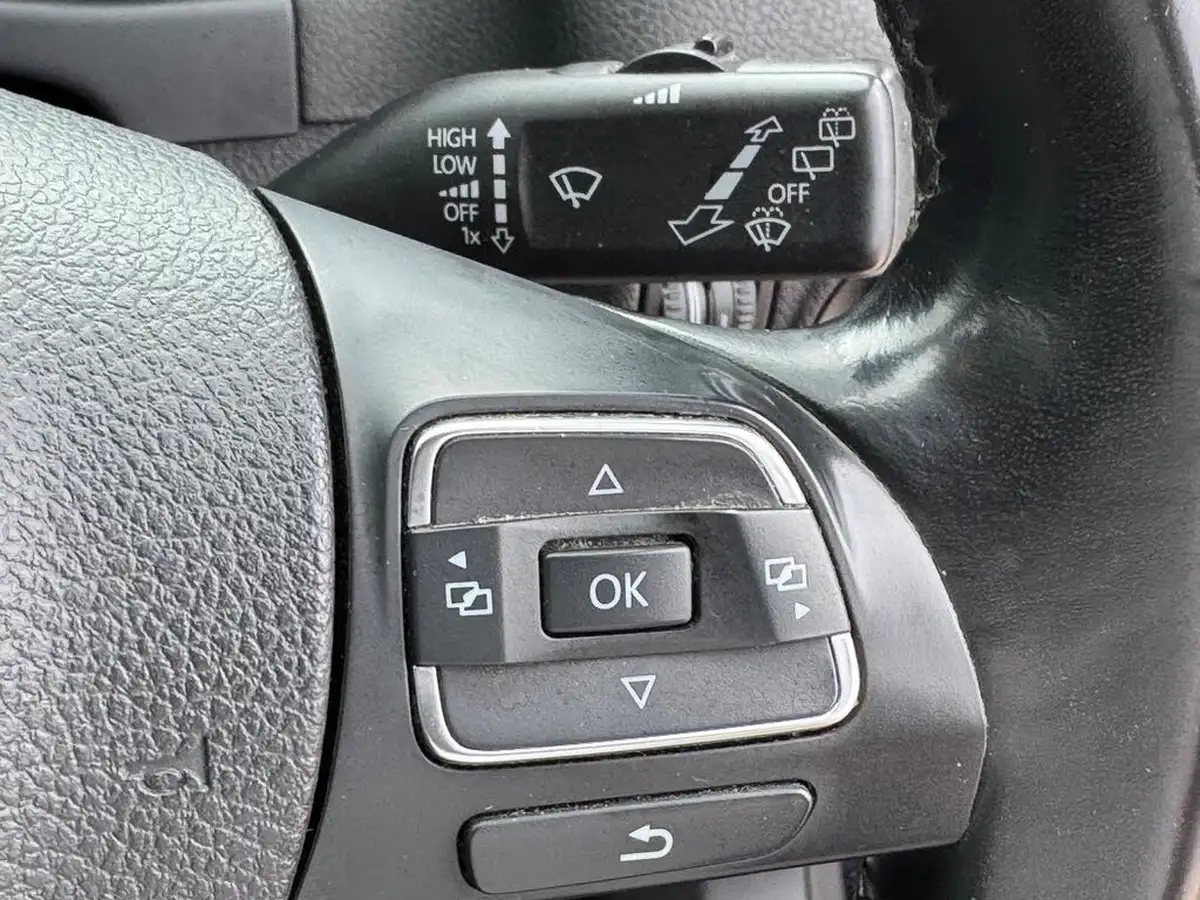 2013-volkswagen-tiguan-20tdi-match-140ps-4wd-dsg-big-45