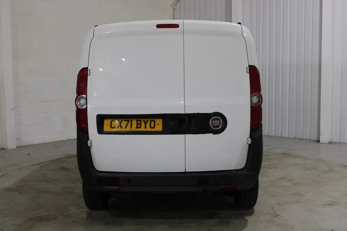 2021-fiat-doblo-cargo-16td-l2h1-maxi-tecnico-105bhpeu6dt-panel-van-big-3
