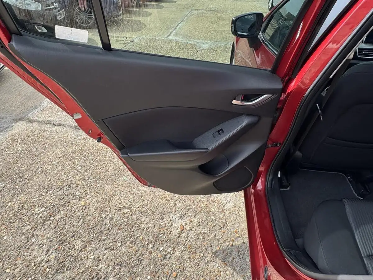 2014-mazda-mazda3-20-se-l-fastback-4d-big-43