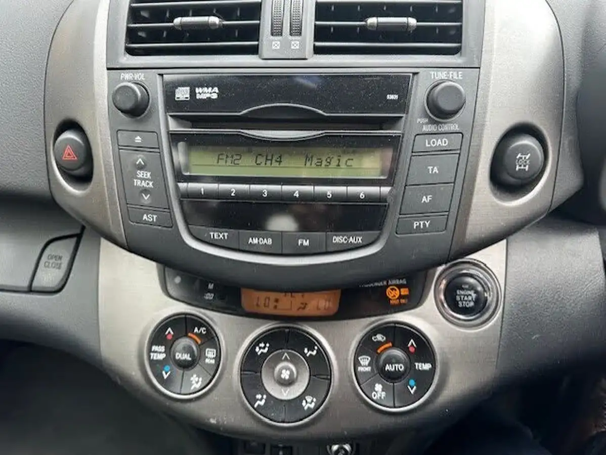 2010-toyota-rav4-22td-xt-r-22d-4d-150bhp-big-10
