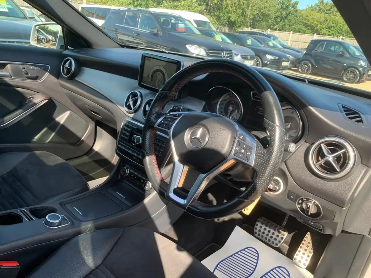 2015-mercedes-benz-gla-class-21cdi-amg-line-168bhp-premium-plus-4matic-big-14