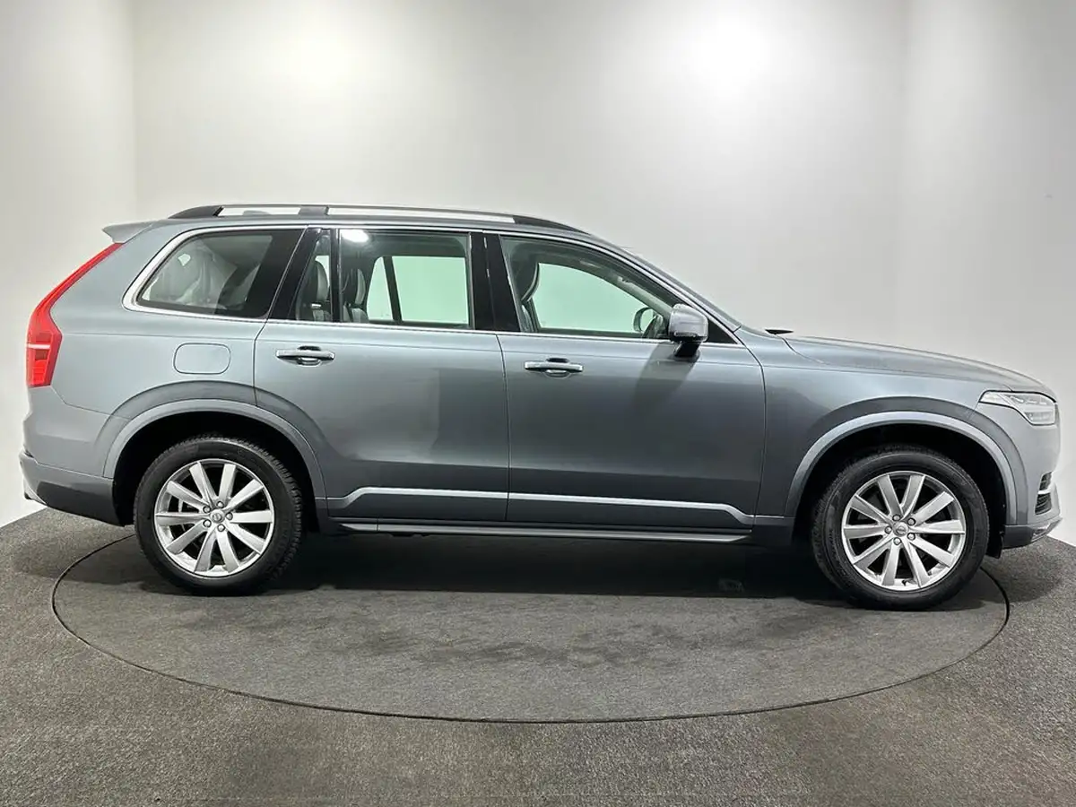 2017-volvo-xc90-20td-d5-momentum-awd-auto-big-8