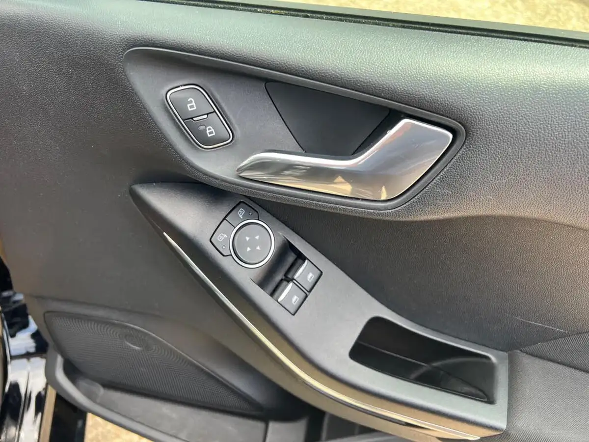 2018-ford-fiesta-11-ti-vct-zetec-5d-big-26