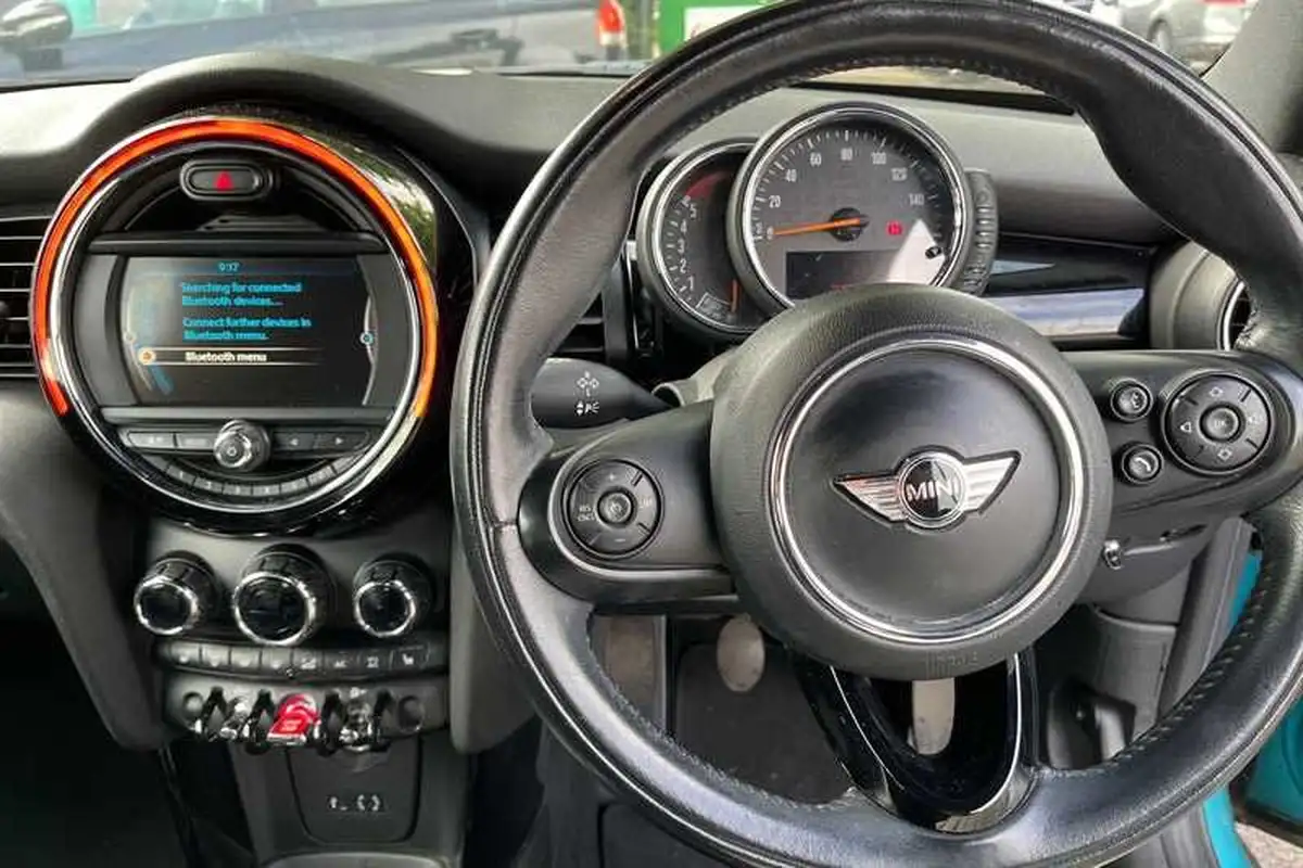 2016-mini-cooper-15td-cooper-d-ss-convertible-2d-big-5