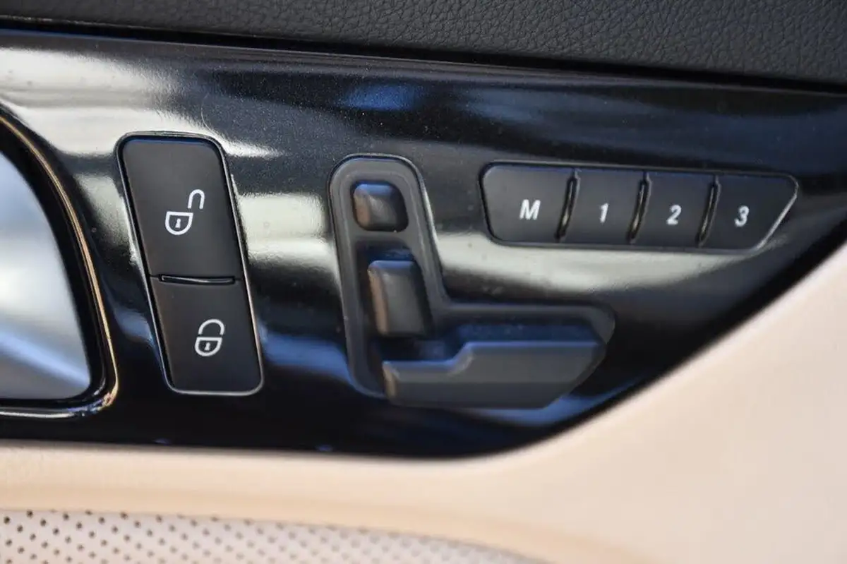 2012-mercedes-benz-slk-55-slk55-amg-big-31