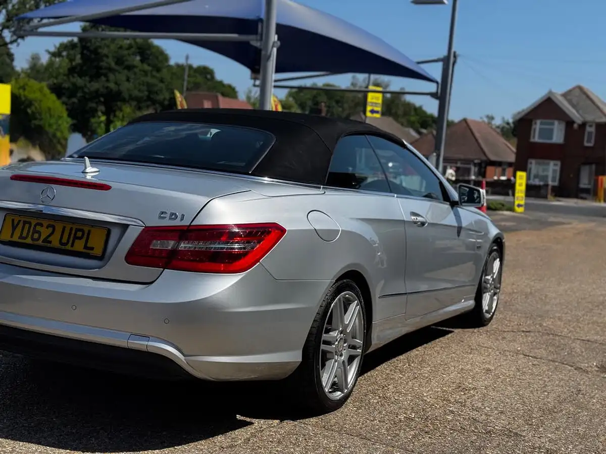 2012-mercedes-benz-e-class-21td-e220-cdi-sport-21cdi-170bhp-blue-f-cabriolet-2d-7g-tronic-big-27