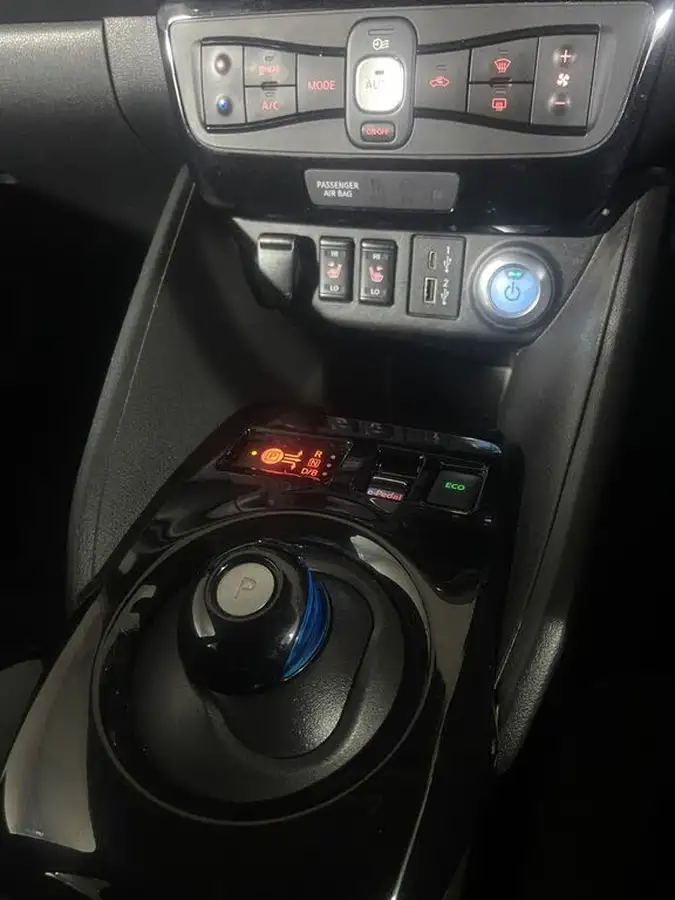 2021-nissan-leaf-e-e-tekna-big-21