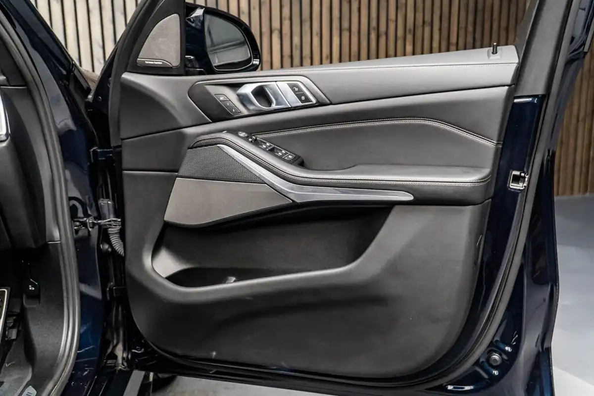 2020-bmw-x5-30td-m50d-big-30