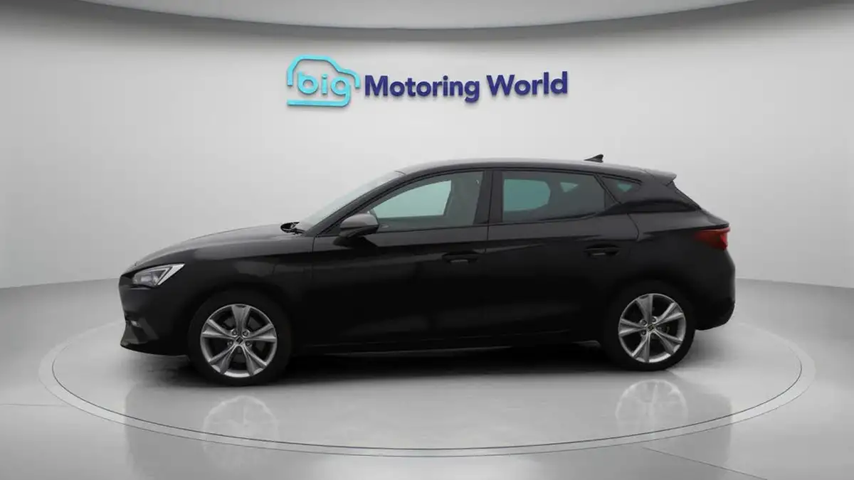 2021-seat-leon-14-e-hybrid-fr-hatchback-big-4