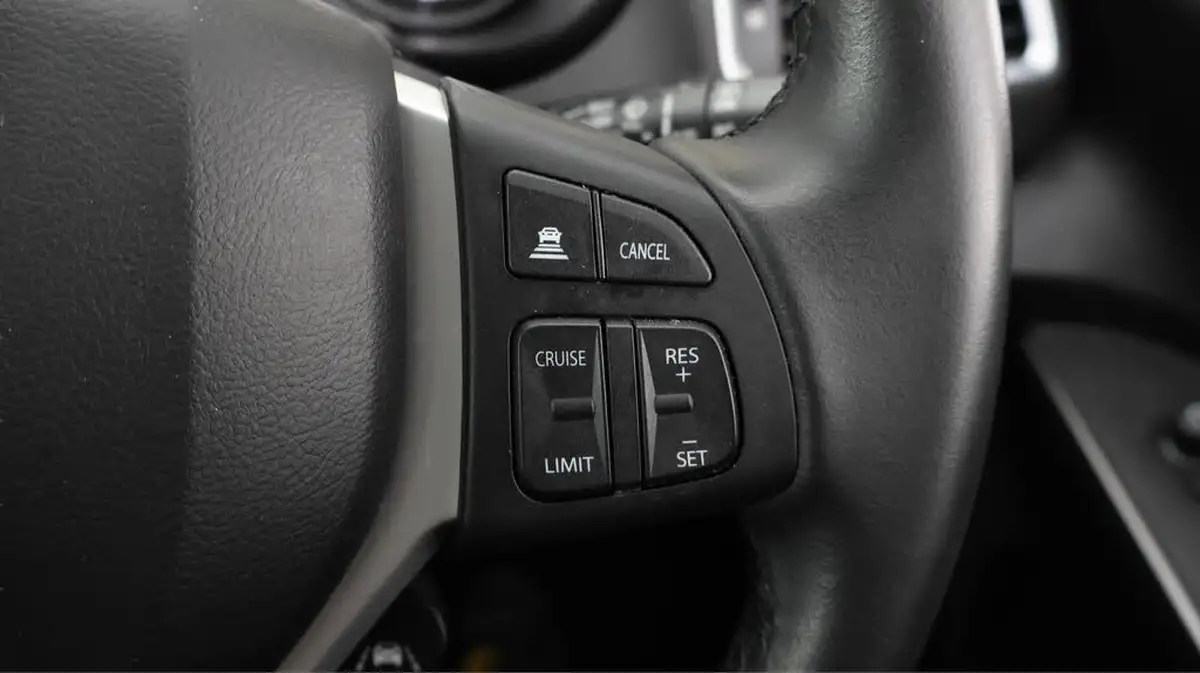 2023-suzuki-s-cross-14-boosterjet-motion-big-21