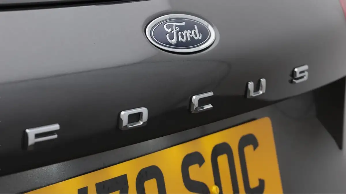 2020-ford-focus-15-st-line-x-hatchback-auto-big-21
