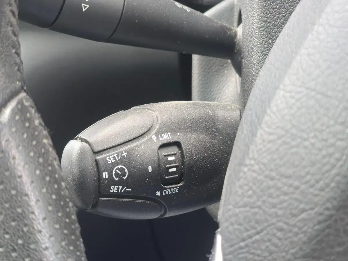 2016-peugeot-3008-crossover-16bluehdi-allure-big-44