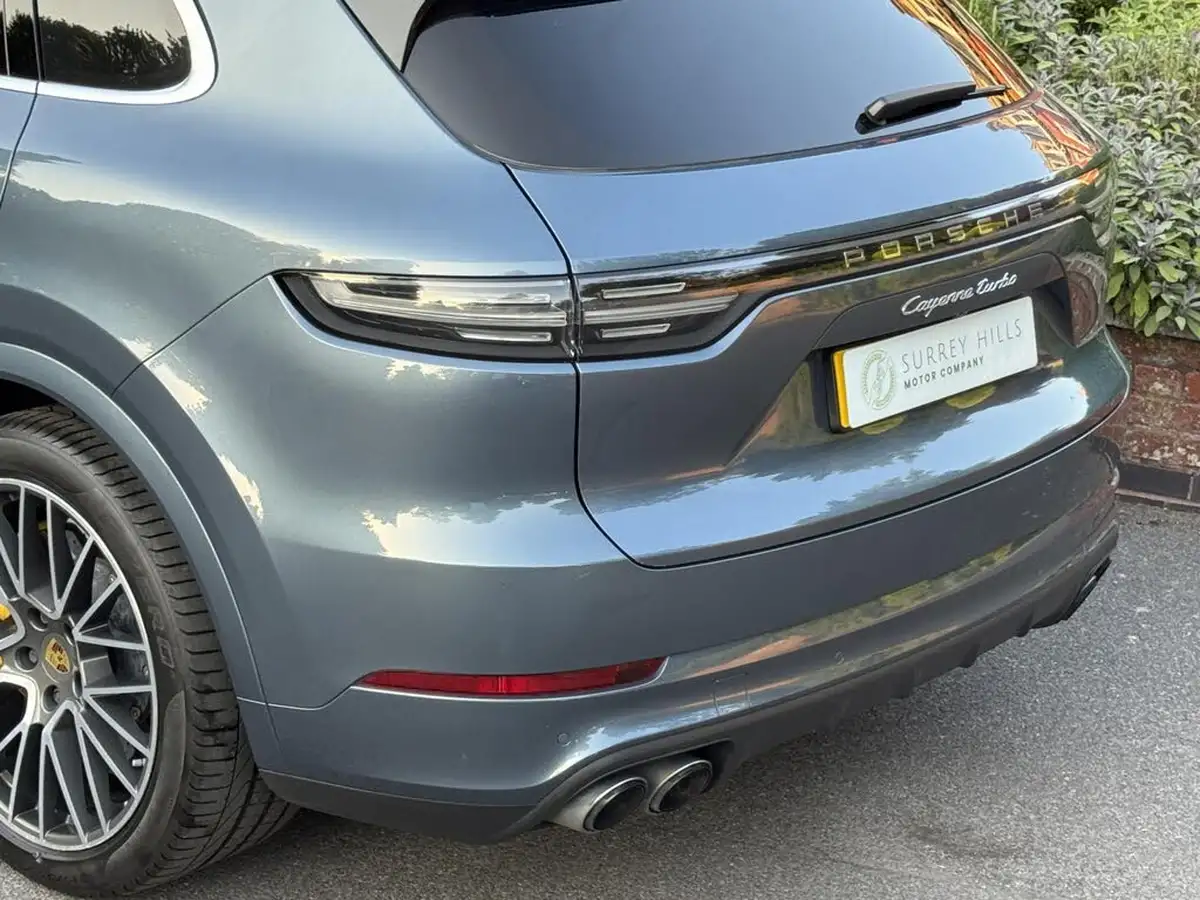 2018-porsche-cayenne-40-v8-turbo-big-36