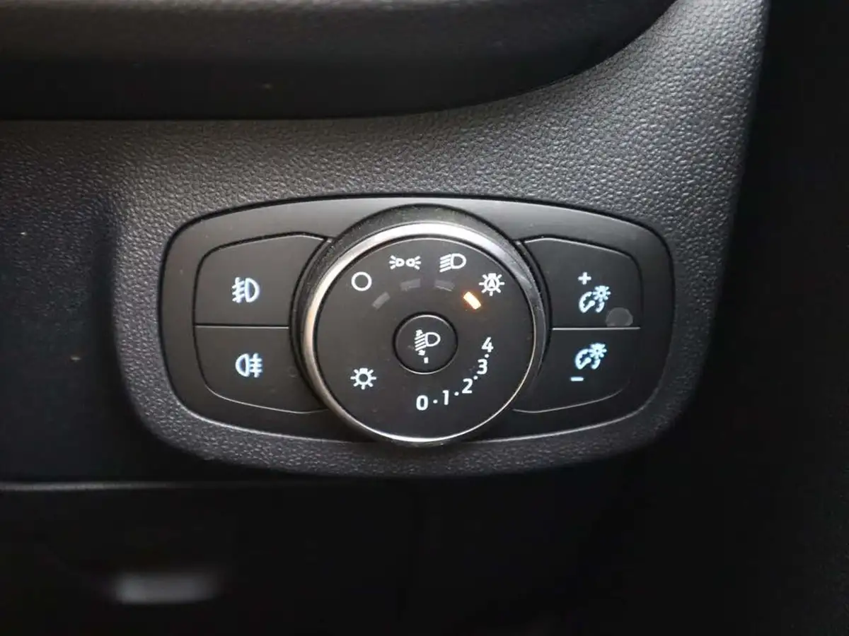 2022-ford-fiesta-10t-titanium-100ps-big-37
