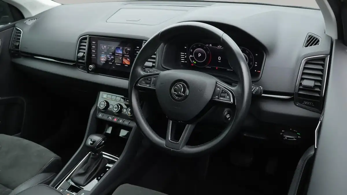 2019-skoda-karoq-15-tsi-se-l-dsg-big-9
