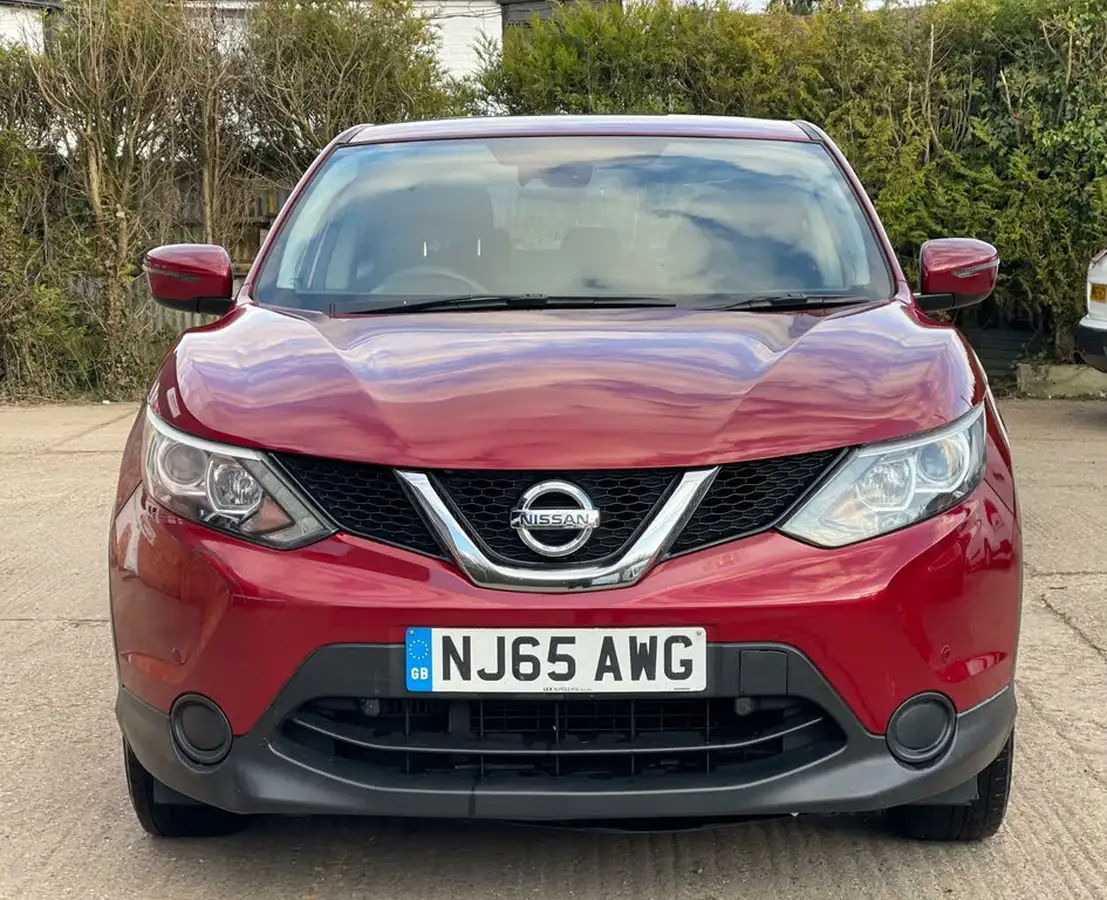 2015-nissan-qashqai-15dci-visia-smart-vision-pack-big-2