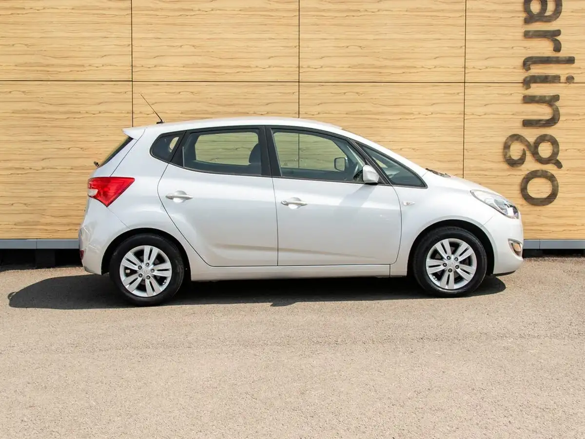 2015-hyundai-ix20-16-active-big-11