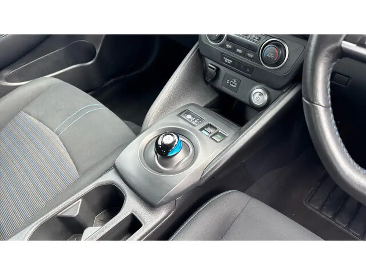 2022-nissan-leaf-e-acenta-big-12