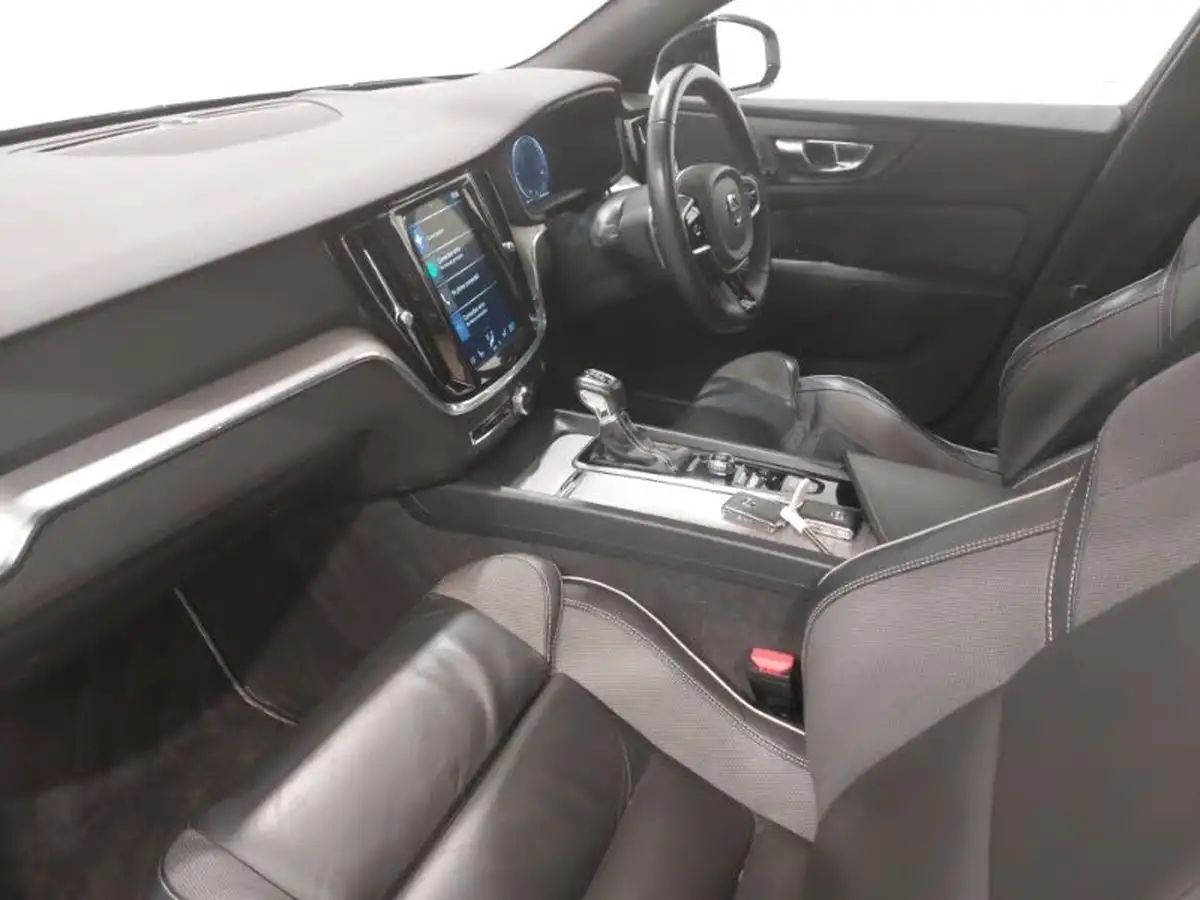2020-volvo-v60-20td-d3-r-design-plus-geartronic-big-4