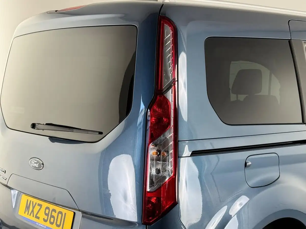 2019-ford-grand-tourneo-connect-15-titanium-ss-powershift-big-9