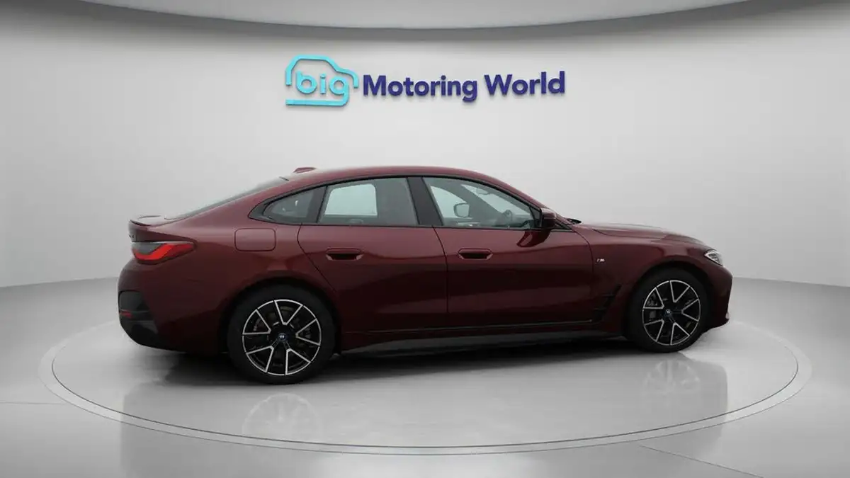 2022-bmw-i4-e-edrive40-m-sport-big-8