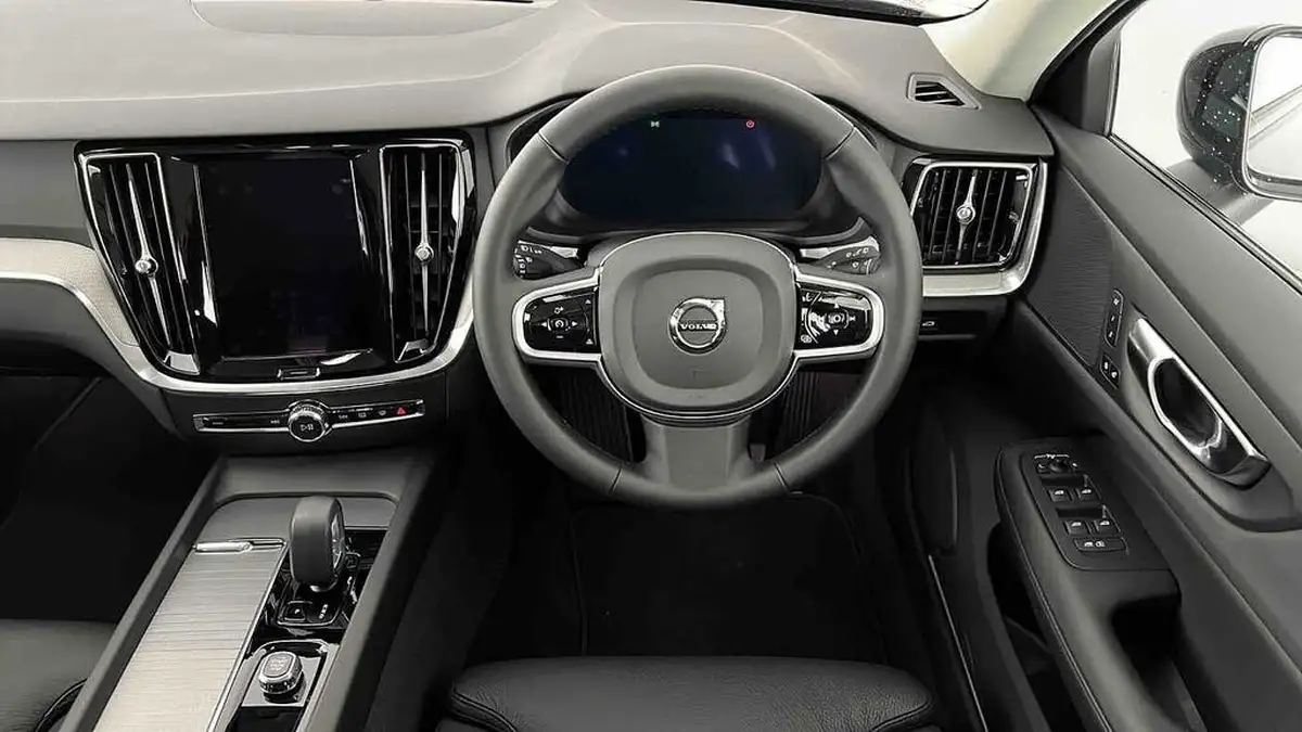 2025-volvo-v60-20-b4-plus-station-wagon-big-8