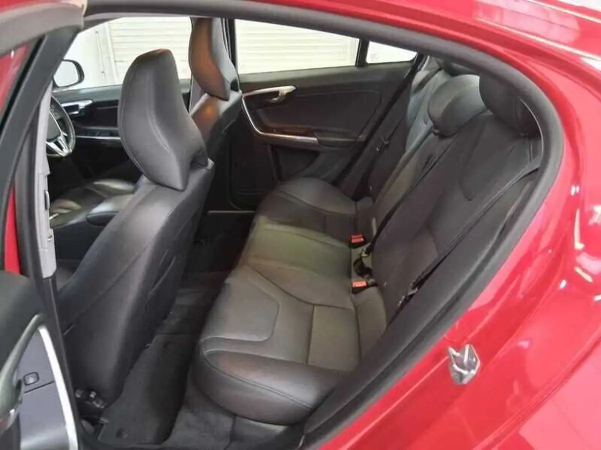 2018-volvo-s60-20-t4-se-big-14