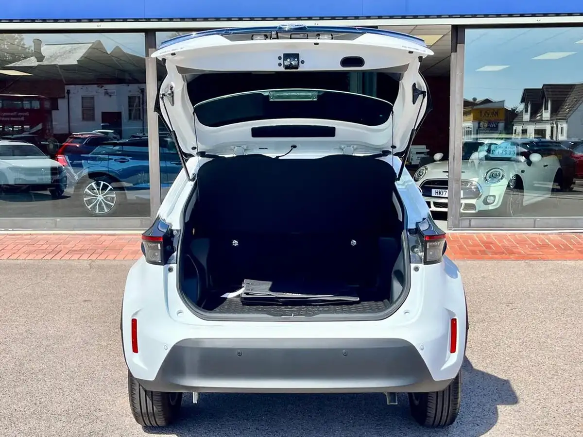 2024-toyota-yaris-cross-15-vvt-i-icon-big-62