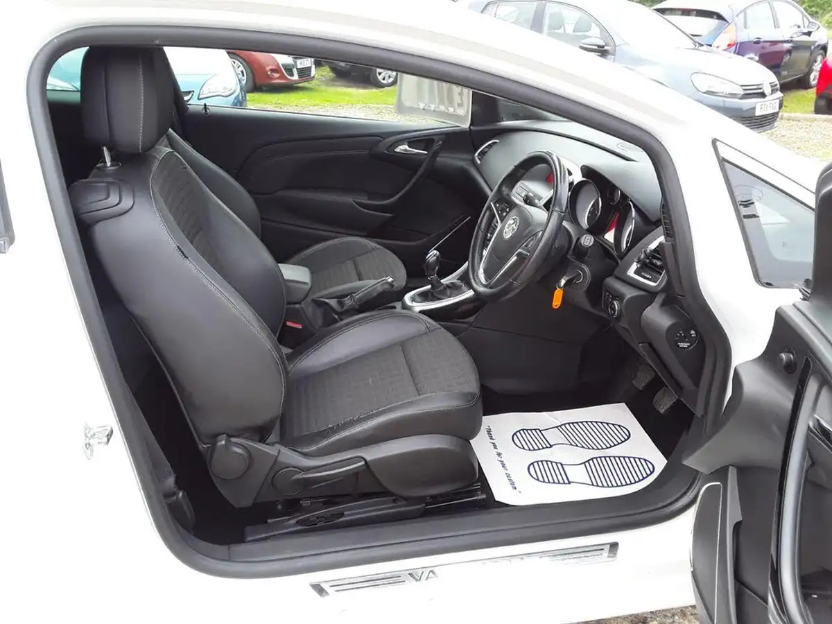 2015-vauxhall-gtc-16cdti-sri-16v-110ps-big-9